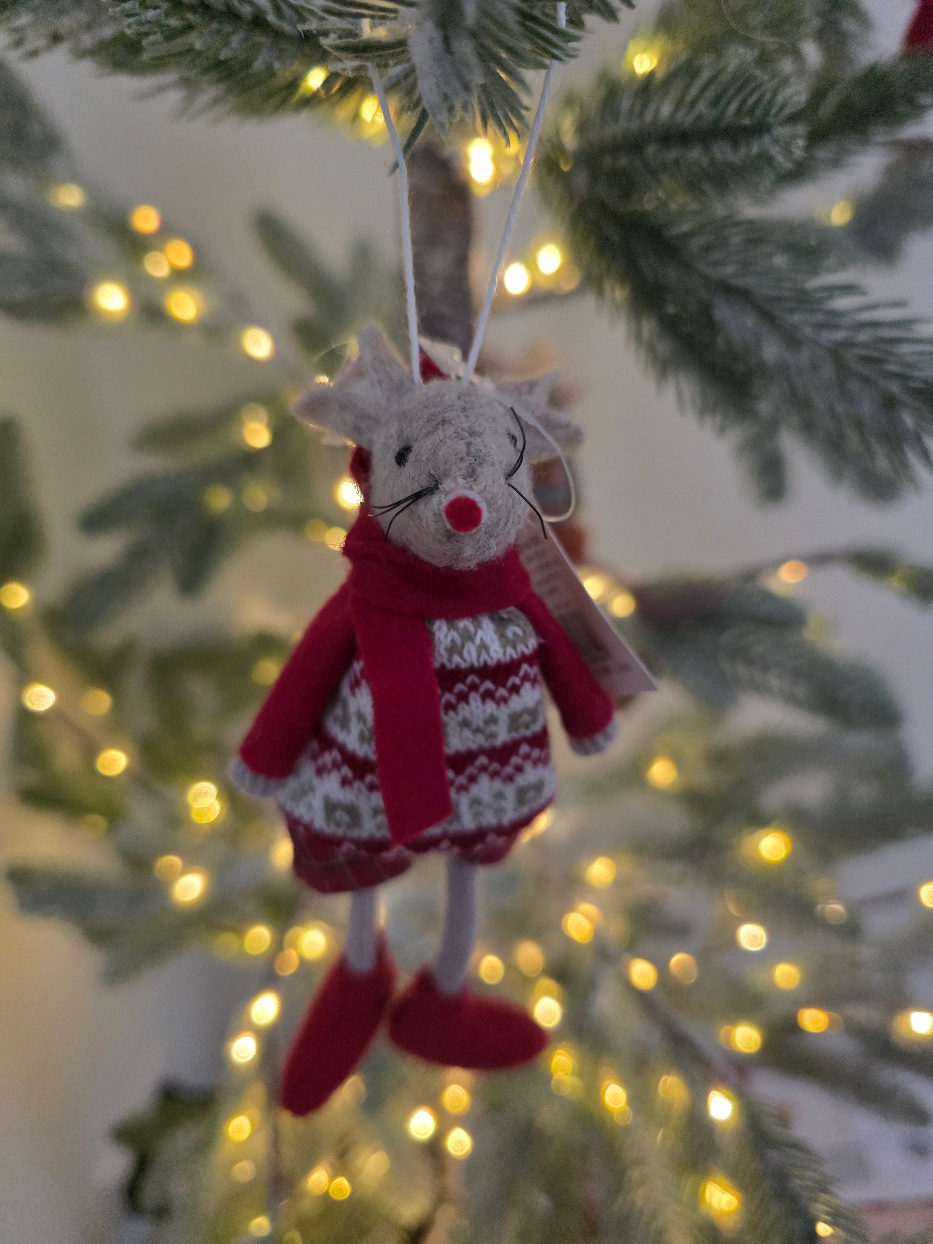 Hanging festive mouse
