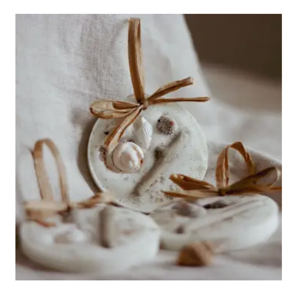 Scented Seaside Decorations in
Sea Salt & Driftwood