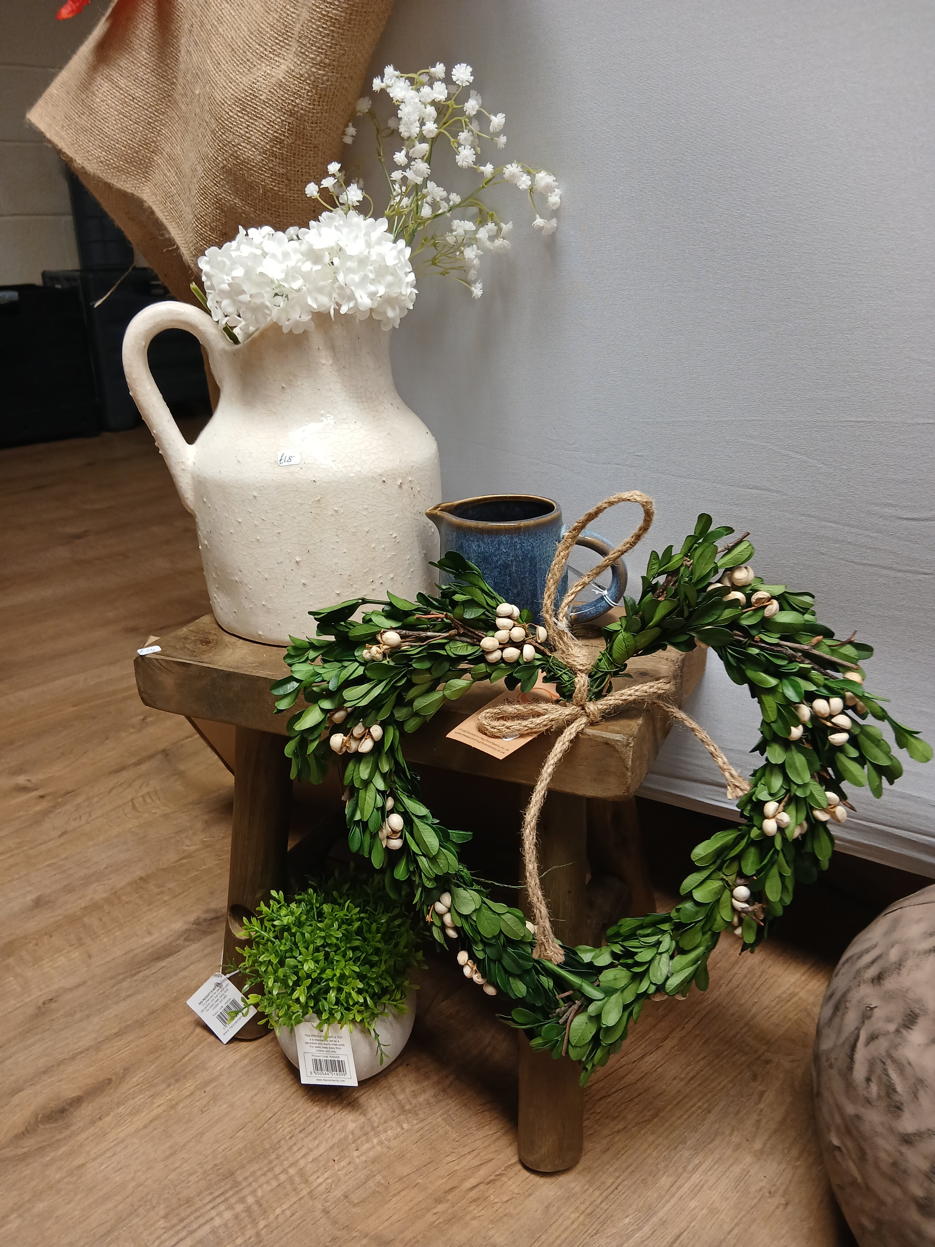 Natural Green Boxwood Leaf Heart Wreath